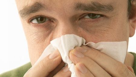 Cum se suflă corect nasul și care sunt riscurile atunci când suflii prea tare - Ai spune că e ceva banal, dar foarte mulți oameni nu știu asta