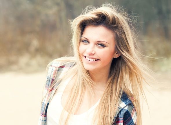 Periuţele speciale sunt cheltuieli inutile! Care sunt metodele eficiente de a ne proteja dinţii