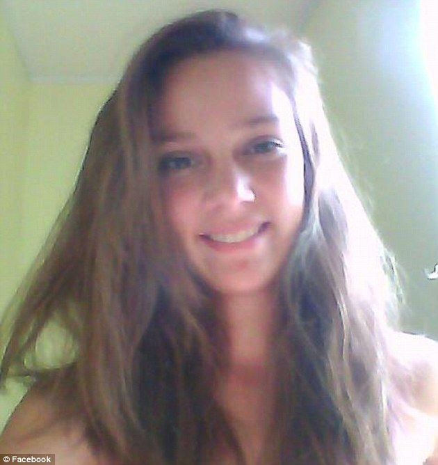 DE NECREZUT. O bonă de 18 ani, arestată. Ce făcea noaptea în pat cu copilul de care avea grijă