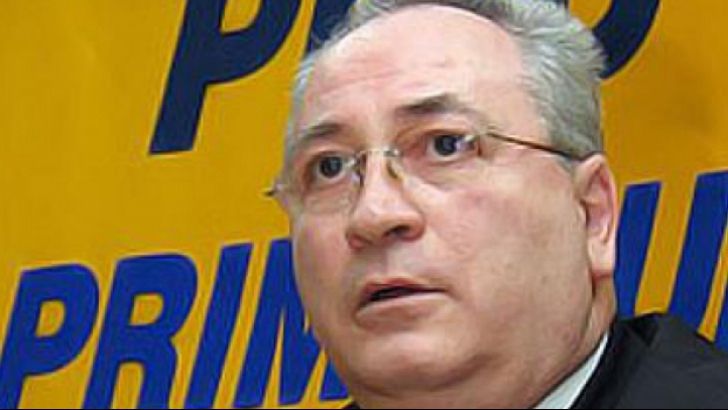 PNL votează declarația pentru demisia lui Băsescu, dar cere și demisia lui Ponta