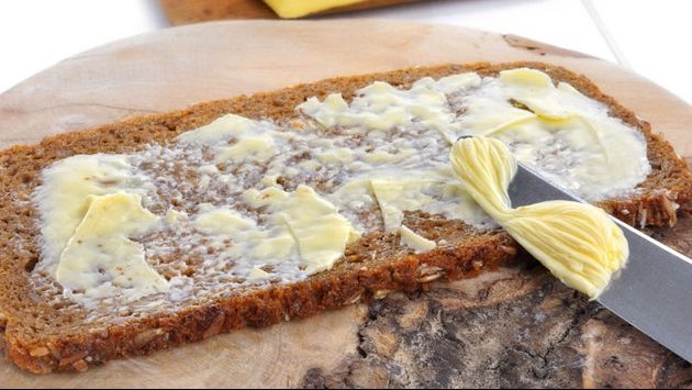 Cel mai nesănătos aliment din lume pe care mulţi români îl mănâncă în fiecare zi