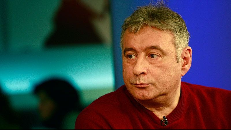 Vărul lui Mădălin Voicu ameninţă că se aruncă de la etajul opt. Imagini cu impact emoţional