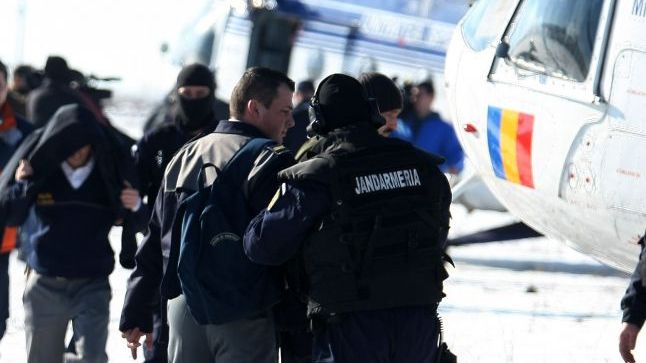 Zile grele pentru vameși. Vor putea fi controlați corporal la ieșirea din tură și le pot fi verificate mașinile