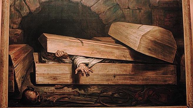 Credeau că a murit, aşa că au îngropat-o. S-au înspăimântat când au văzut ce s-a întâmplat după