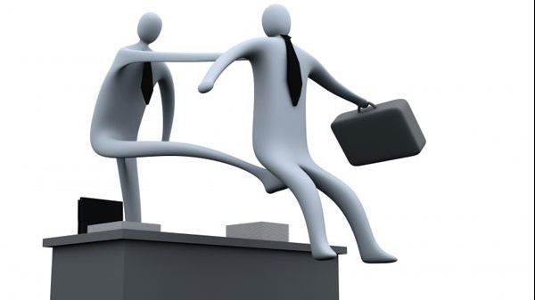 Francezii, AVERTIZAȚI: Salariații ar putea fi concediați dacă nu prezintă permisul sanitar de Covid-19! Ce oficial a făcut ANUNȚUL