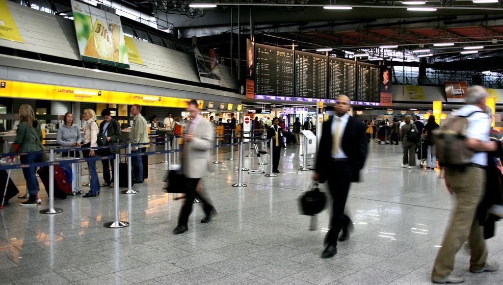 Pasagerii unei companii aeriene au voie să folosească gadgeturile în avion 