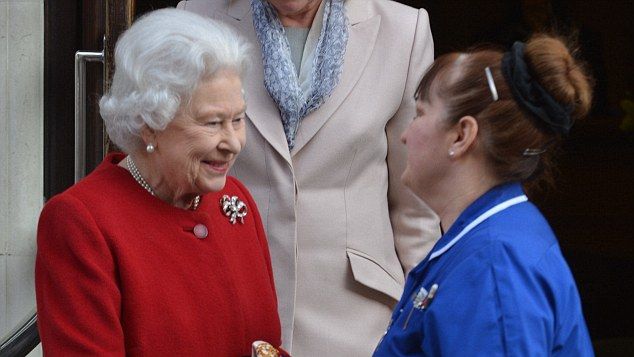 INCIDENT NEAŞTEPTAT în timpul discursului Reginei Marii Britanii