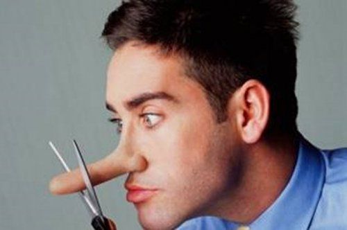 Cum îţi dai seama dacă un BĂRBAT MINTE. 6 CUVINTE CHEIE care îl dau de gol