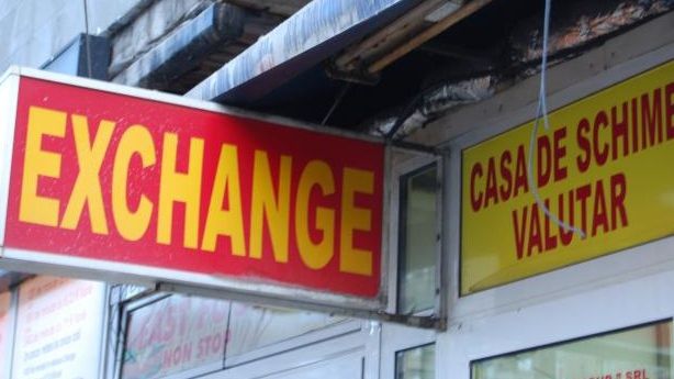 CURS BNR. Leul, lovit din toate părţile în prima zi din săptămână