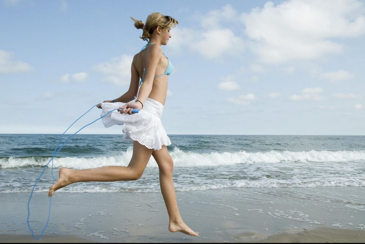 Ce se întâmplă când sari coarda? Este uimitor câte calorii arzi