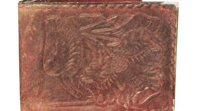 A cumpărat un portofel cu 25 de cenţi şi a rămas UIMIT când l-a deschis