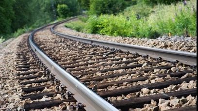 Accident FEROVIAR în Argeș: Un tren de călători a deraiat după ce i-ar fi cedat frânele