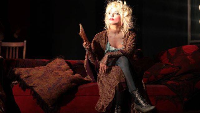 Iulia Vântur, la vârsta de 16 ani. Nu o recunoști!