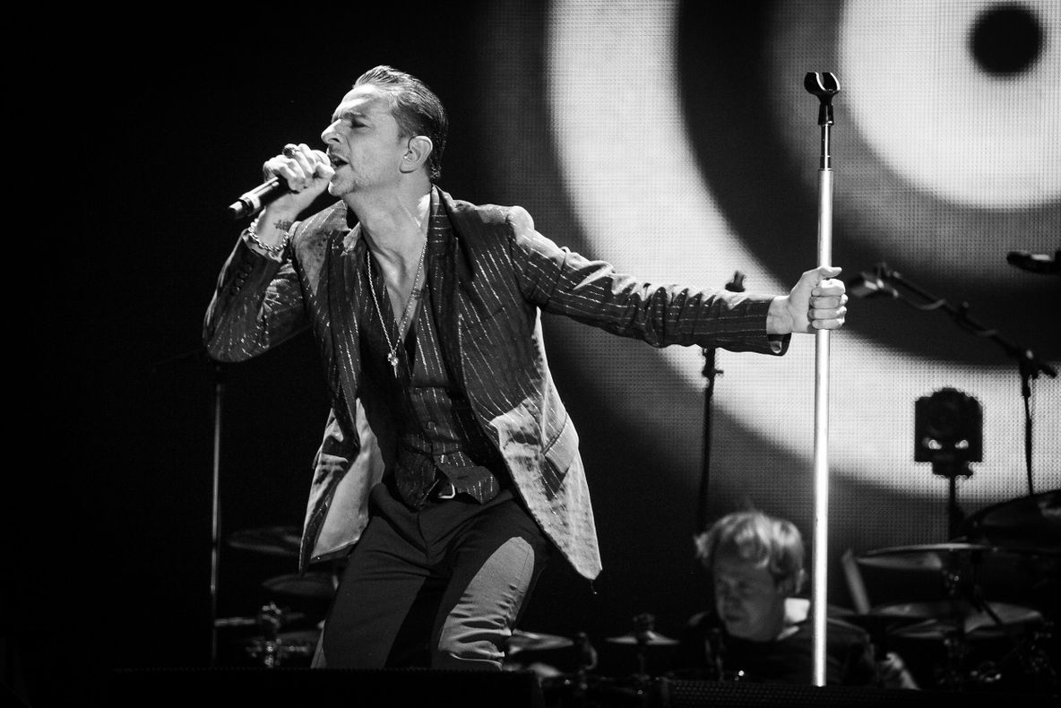 Solistul de la Depeche Mode, în pericol. Paramedicii nu îi mai dădeau vreo şansă