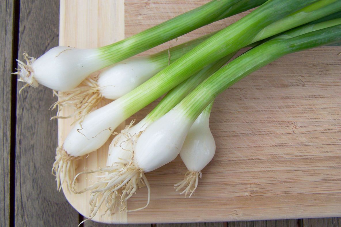 Pericolul din consumul de ceapă verde - Puțină lume știe contraindicațiile