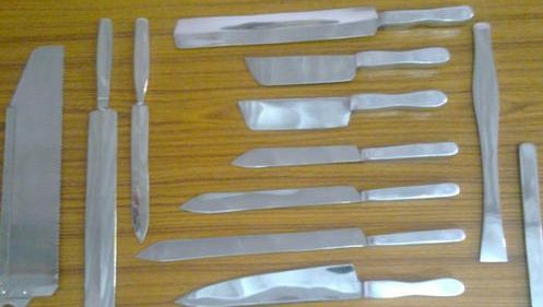 ŞOCANT: S-a aruncat de pe pod şi a murit. Ce s-a întâmplat la morgă va rămâne în istoria medicinei