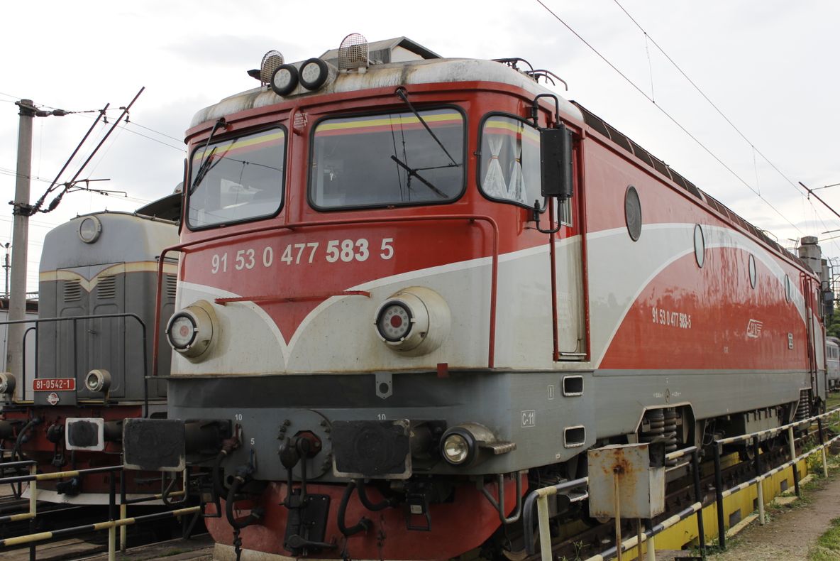 Patrimoniul CFR Marfă, diminuat treptat de șmecherii din Transport - Sute de vagoane scoase la vânzare de ANAF