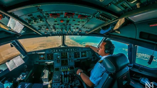 Cum sunt testați piloții români. Ce ţări au renunţat la testarea psihologică