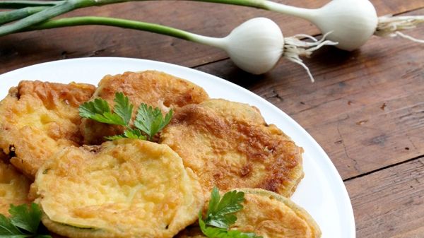 Aşa faci cei mai buni dovlecei pane. REŢETA simplă pe care puţină lume o ştie