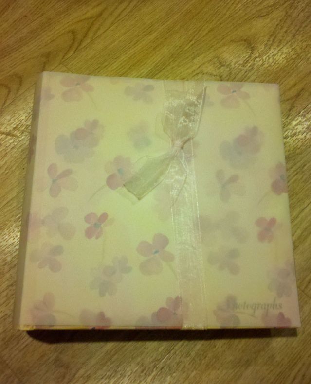 A primit cadou un album foto de la bunica lui. Am crezut că leşin 