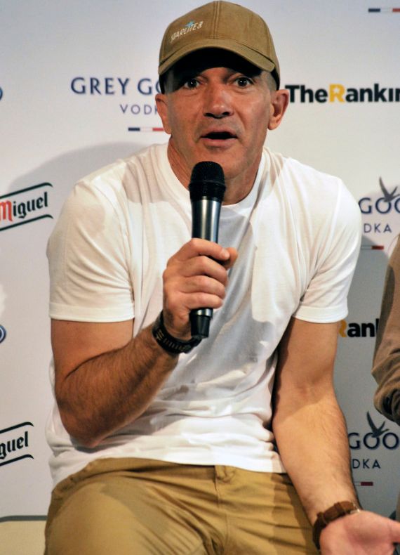 Actorul Antonio Banderas a suferit o criză cardiacă. I s-au instalat trei stenturi