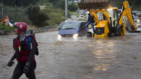 Cod galben de inundaţii pe râuri din judeţul Cluj, în următoarele ore