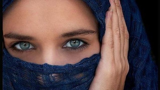 Olanda interzice vălul musulman în locurile publice. Ce vor păţi femeile care nu respectă legea