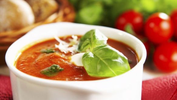 Supă indiană de roşii cu usturoi  