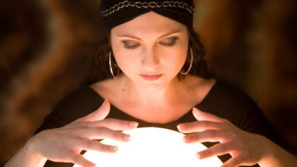 Ritualuri false de dragoste pe bani grei! Două femei, reținunte pentru înșelăciune: cum acționau pretinsele "vrăjitoare"