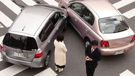Cum înșela un samsar de maşini din Bihor firmele de asigurări auto