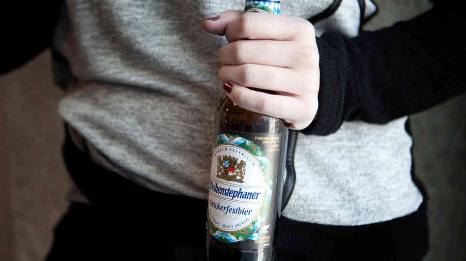 Cazul care a UIMIT MEDICINA: Omul care s-a îmbătat fără să bea nimic. Cum a fost posibil