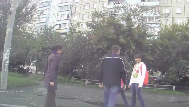 Şi-a agresat prietena şi a vrut să lovească şi o trecătoare. Ce a urmat l-a şocat pe viaţă