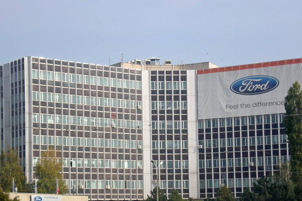 Premierul merge în vizită la Uzinele Ford de la Craiova