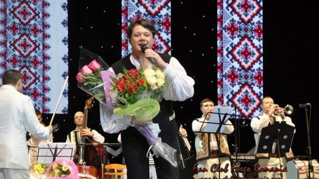 Fuego, în duet cu soția unui politician 