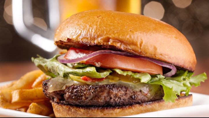 Japonezii lansează parfumul cu miros de hamburger