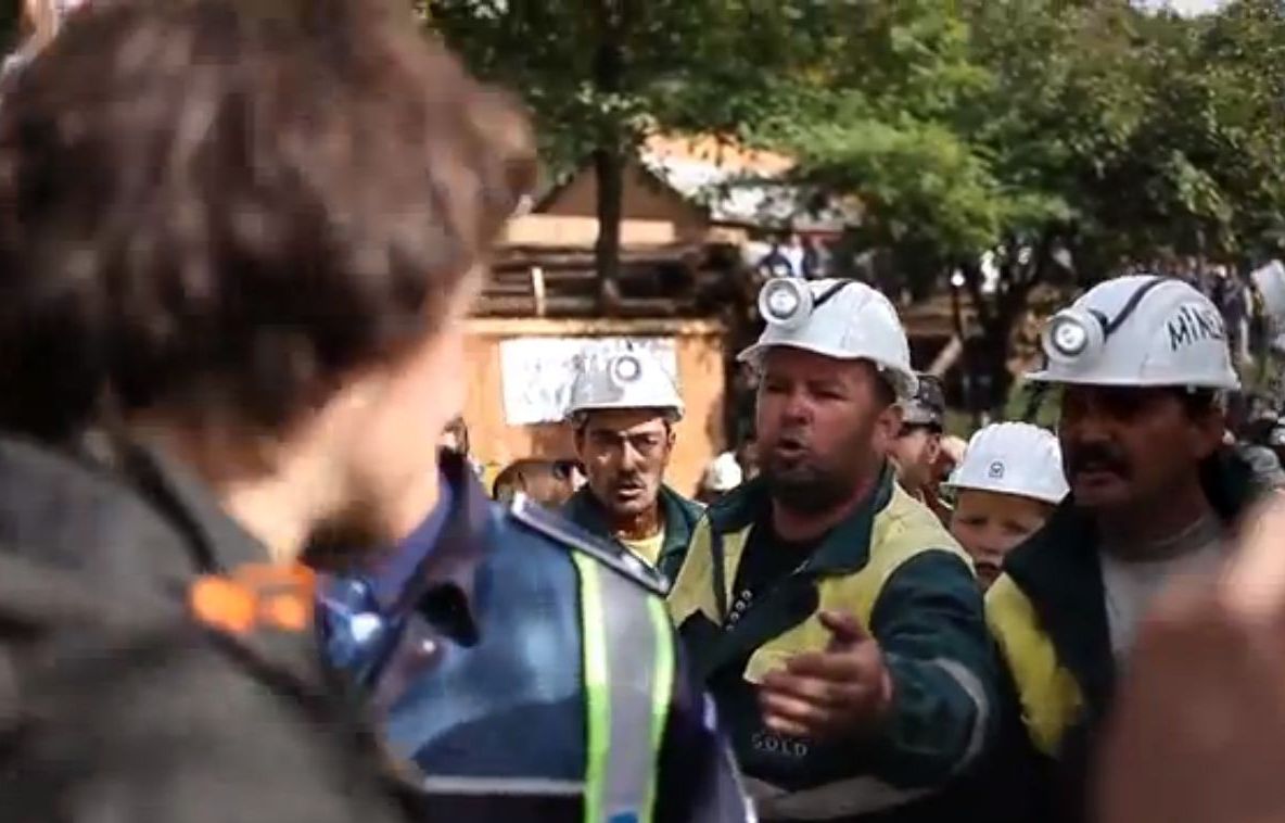 Minerii din Valea Jiului PROTESTEAZĂ la sediul Complexului Energetic. Update