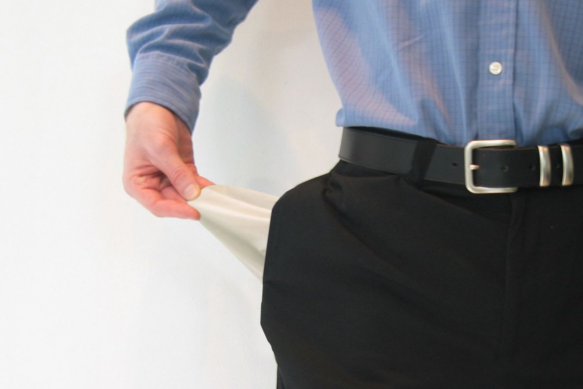 Dovada că NIVELUL DE TRAI al românilor SCADE, deşi SALARIUL minim a tot crescut