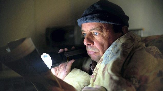 Motivul uluitor pentru care un bărbat trăiește de trei ani fără electricitate și gaze