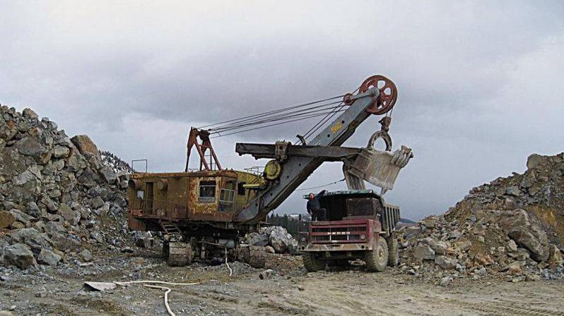 SURPRIZĂ. Schimbare de strategie a Guvernului în privinţa resurselor de cupru