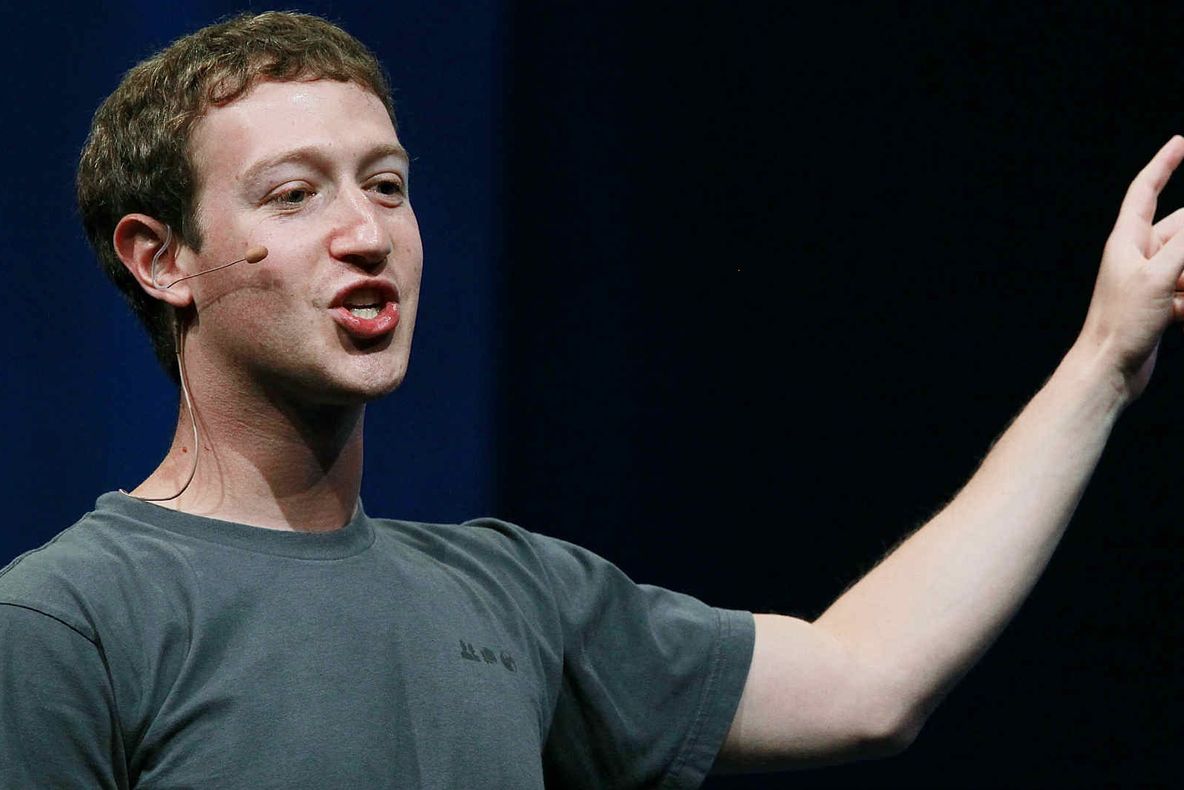 Mark Zuckerberg a dezvăluit motivul pentru care poartă zilnic același tip de tricou