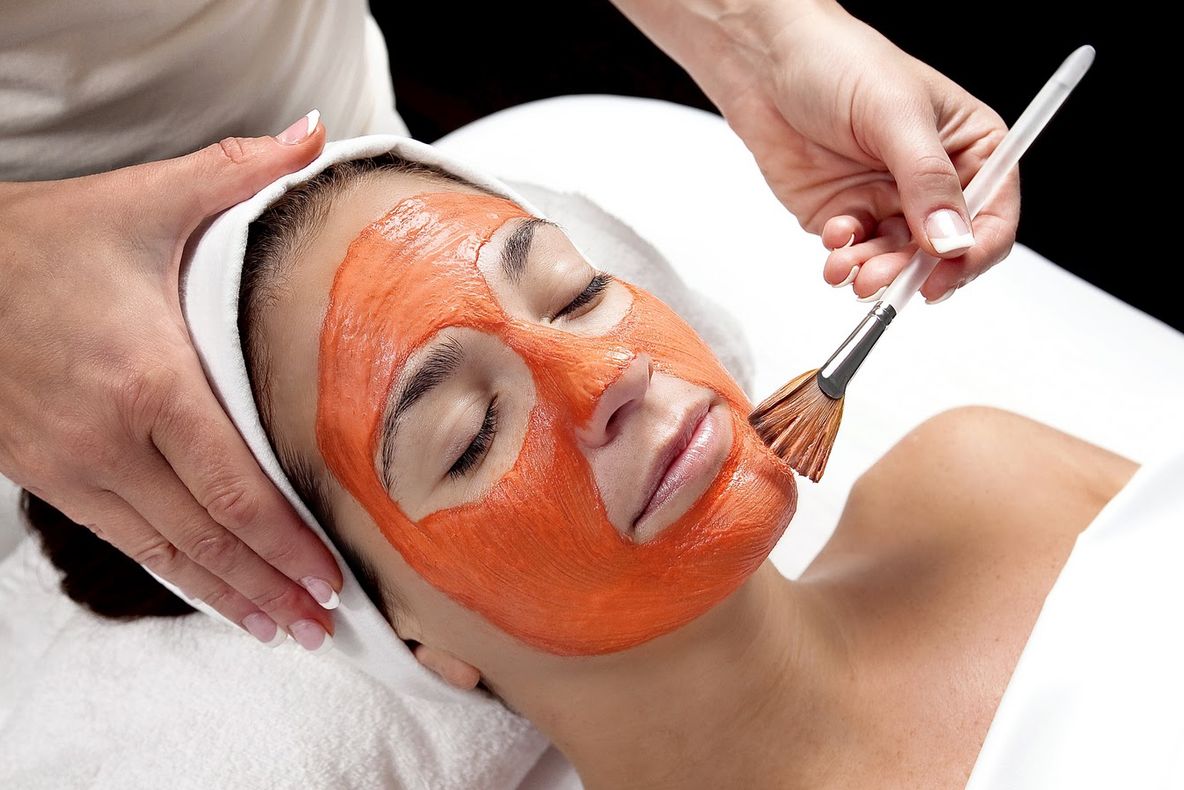 Trei maști naturale pentru ten făcute de tine acasă