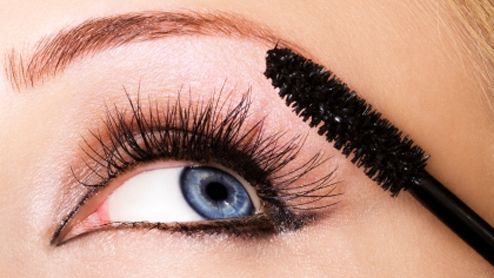 Cum aplici mascara, în funcţie de forma ochilor