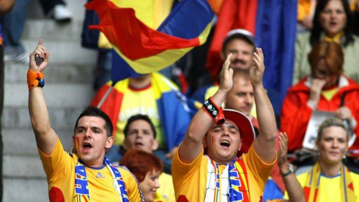 ROMÂNIA-UNGARIA: Suporterii unguri au spart geamul unui autoturism cu români