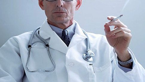 Care este singura boală pe care fumatul o PREVINE