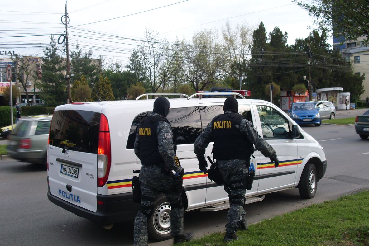 Doi fotbalişti de la FC Vaslui, audiaţi de procurorii DIICOT într-un caz de trafic de minori