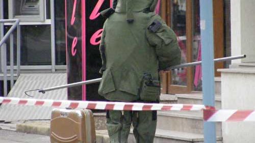 Alarmă falsă la alerta cu BOMBĂ din București! Valiza suspectă era goală