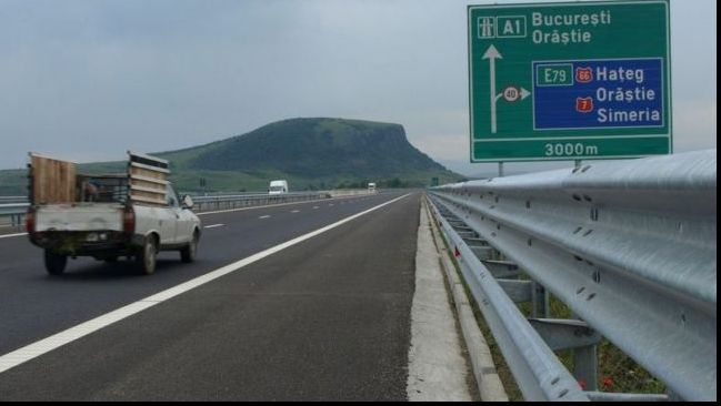 "Investiţiile în infrastructură sunt la un nivel critic. Vor fi amânate LICITAŢII publice"