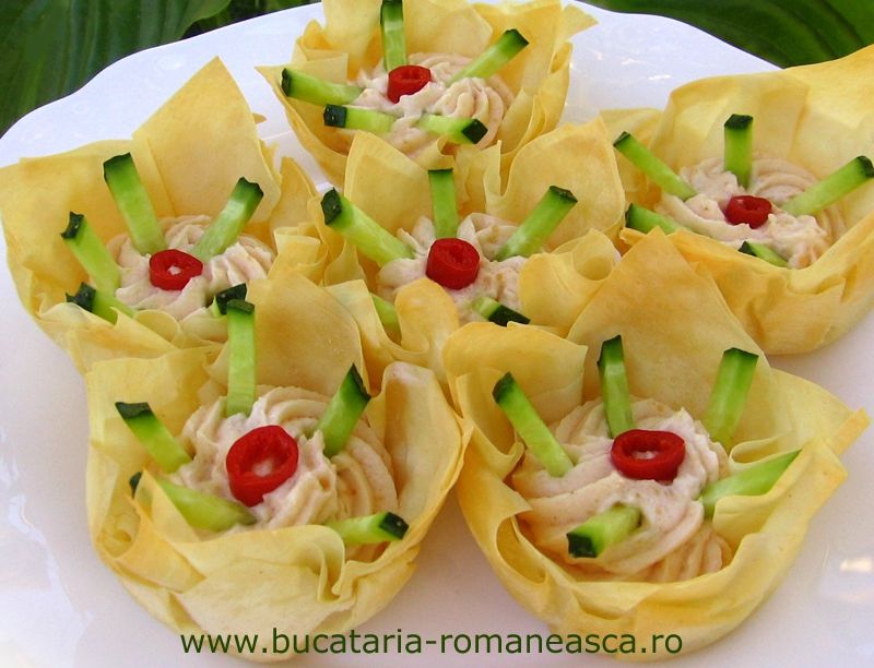 REŢETA ZILEI: Coşulete aperitiv cu icre de crap