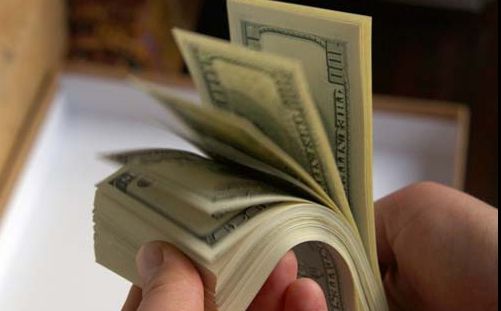 Propunere ŞOC: "Statele în pericol de faliment să ia din AVEREA propriilor cetăţeni"