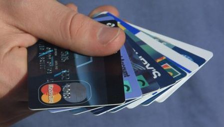 VESTE BUNĂ pentru toţi românii: se reduc comisioanele la plata cu cardul